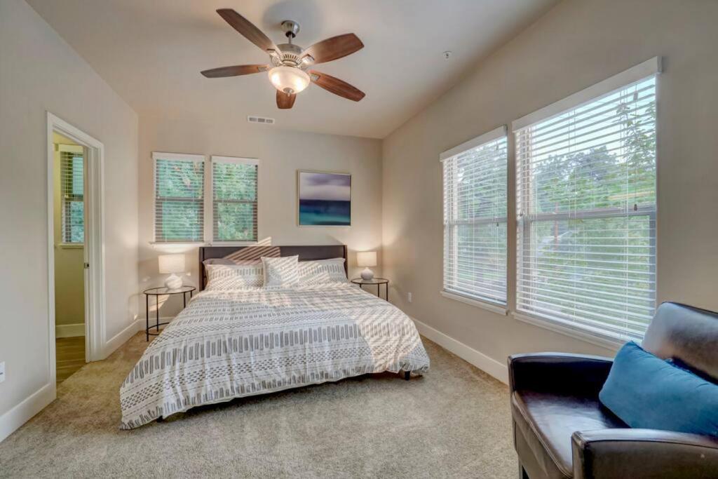 Tranquil Town Home with King Beds photo 1