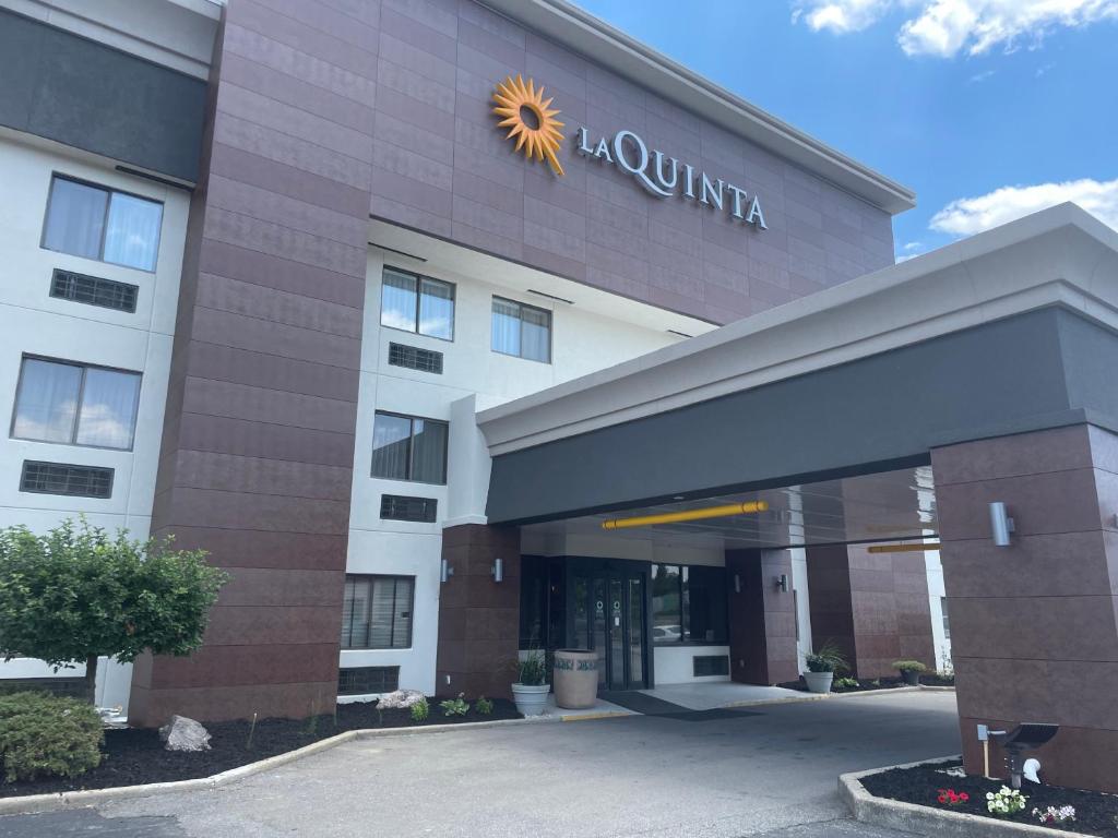 La Quinta Inn by Wyndham Cincinnati North image