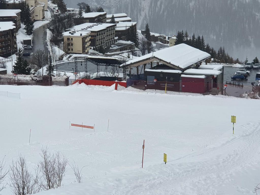 Studio rénové aux pieds des pistes photo 1