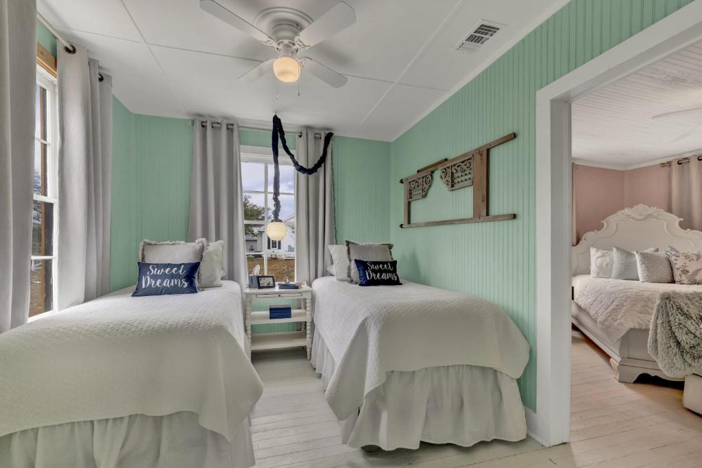 Serene Cottage with patio 10 min from DT Comfort photo 4
