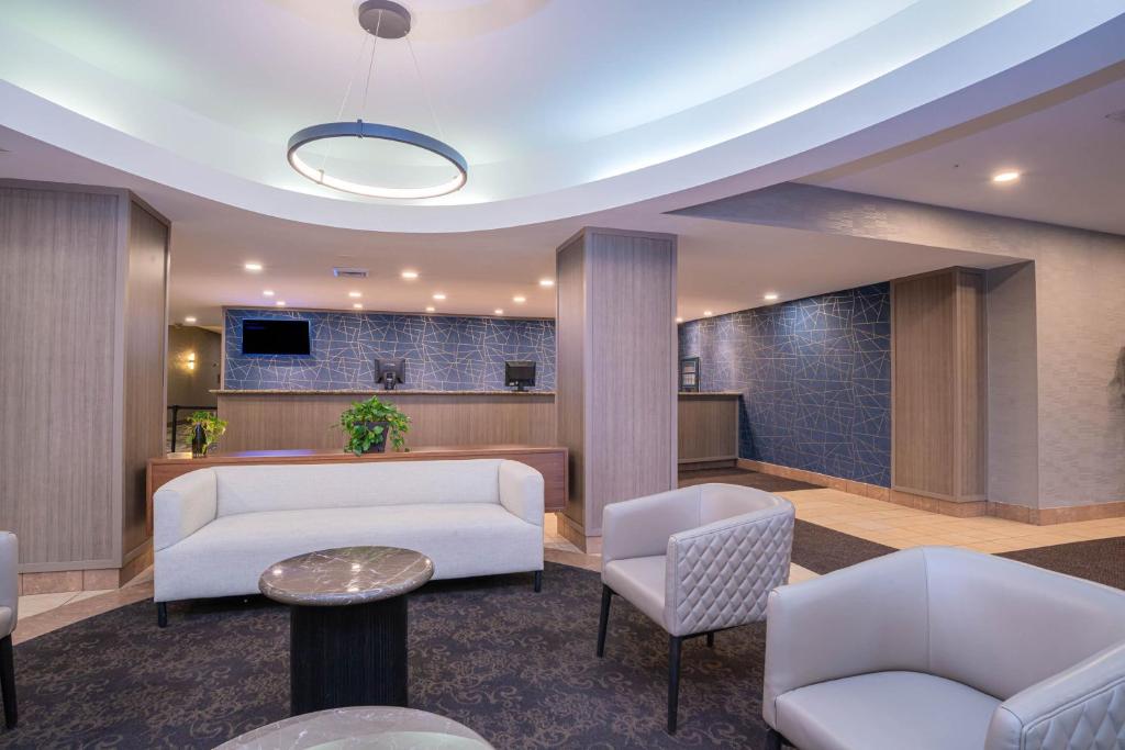 Sandman Hotel Montreal - Longueuil photo 4