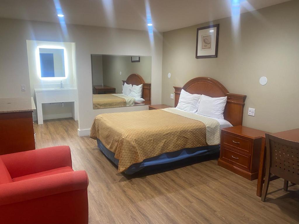 Royale Inn Motel image