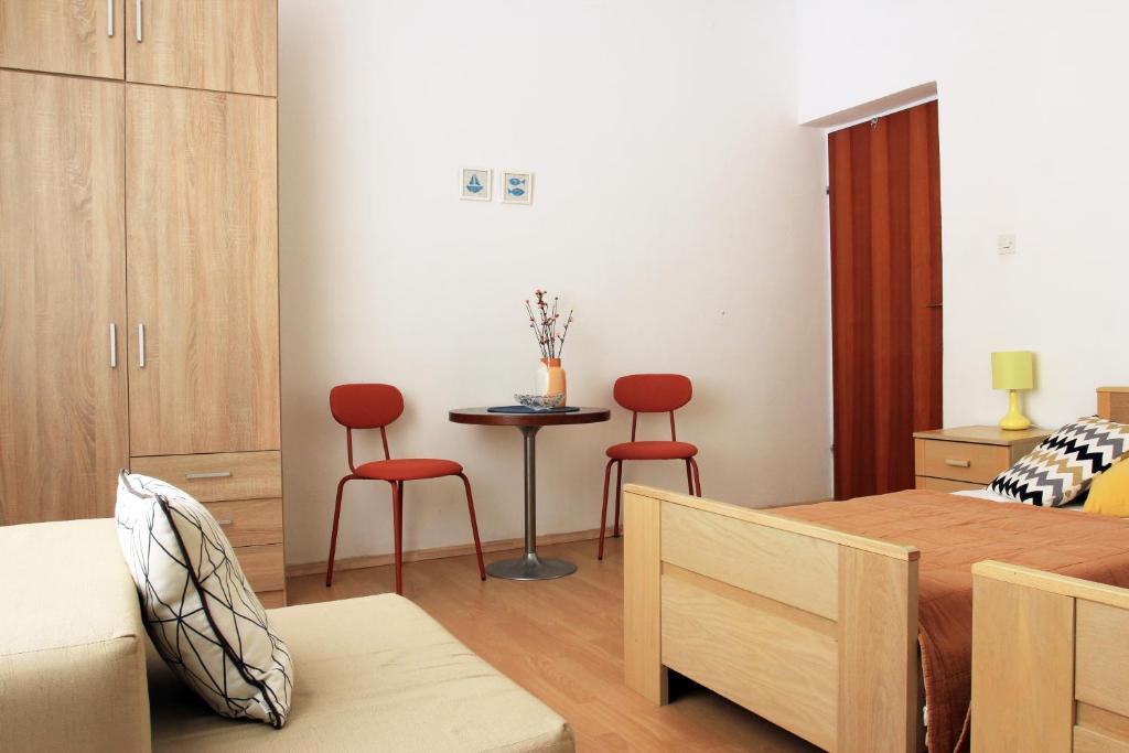 Apartments with a parking space Pirovac, Sibenik - 20015 photo 4
