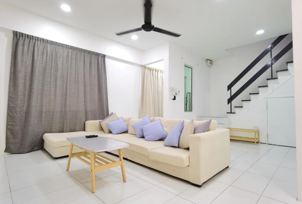 3 mins to Garden City & Kubota Jln Apas Homestay photo 1