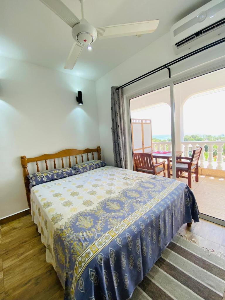 Oceanic View Apartments photo 4