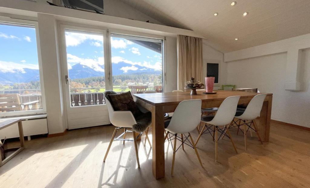 Luxury Alpine Retreat with Wellness Area photo 4