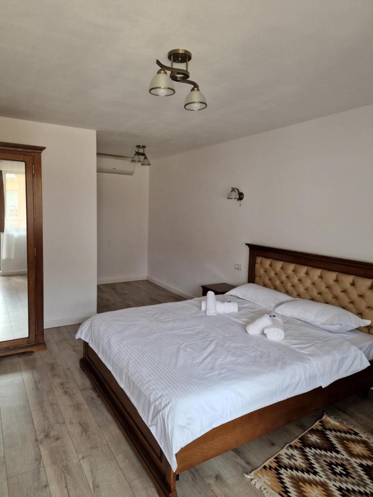 La Mona photo 3