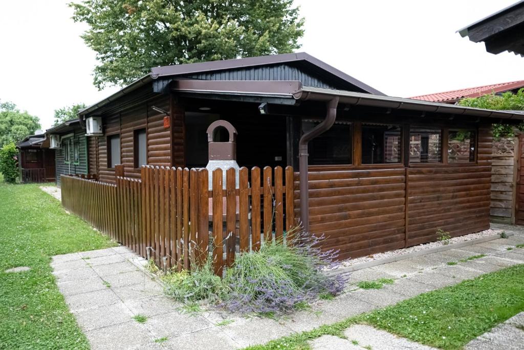 Hiška Amoris K117 Terme Banovci, 2 kopalni karti gratis