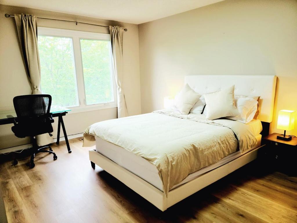 Unique Spacious House Close to 401/Downtown photo 1