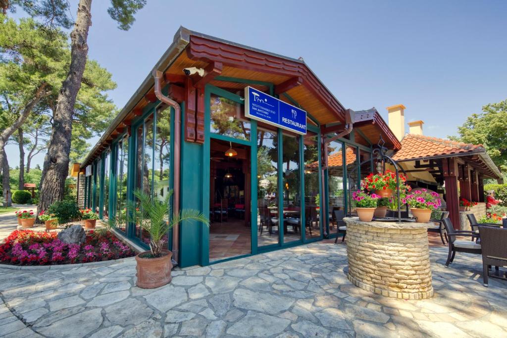 Mediterranean Village San Antonio photo 3