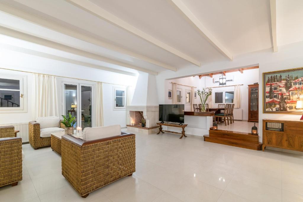 Villa Verdi - Your Family Oasis! photo 3