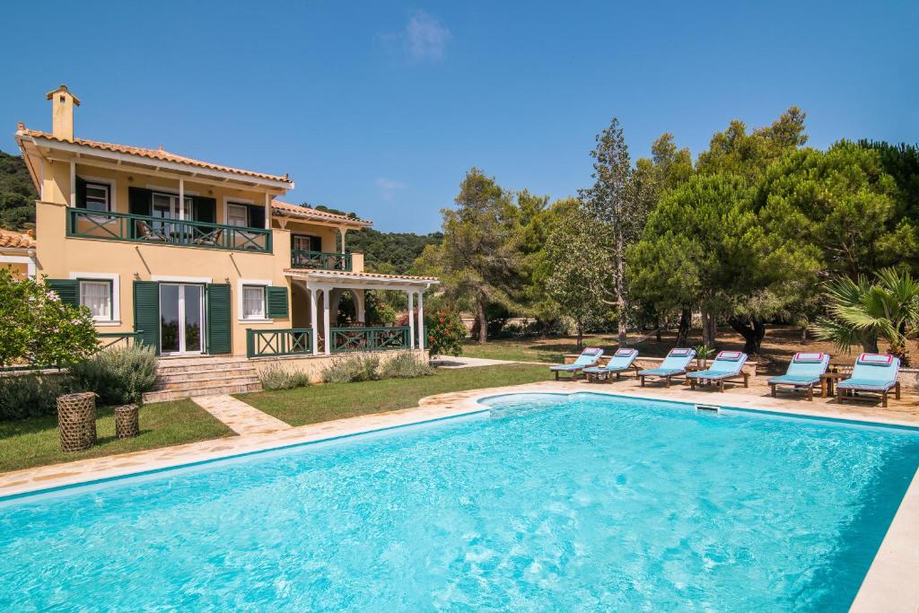 Villa Verdi - Your Family Oasis! photo 4