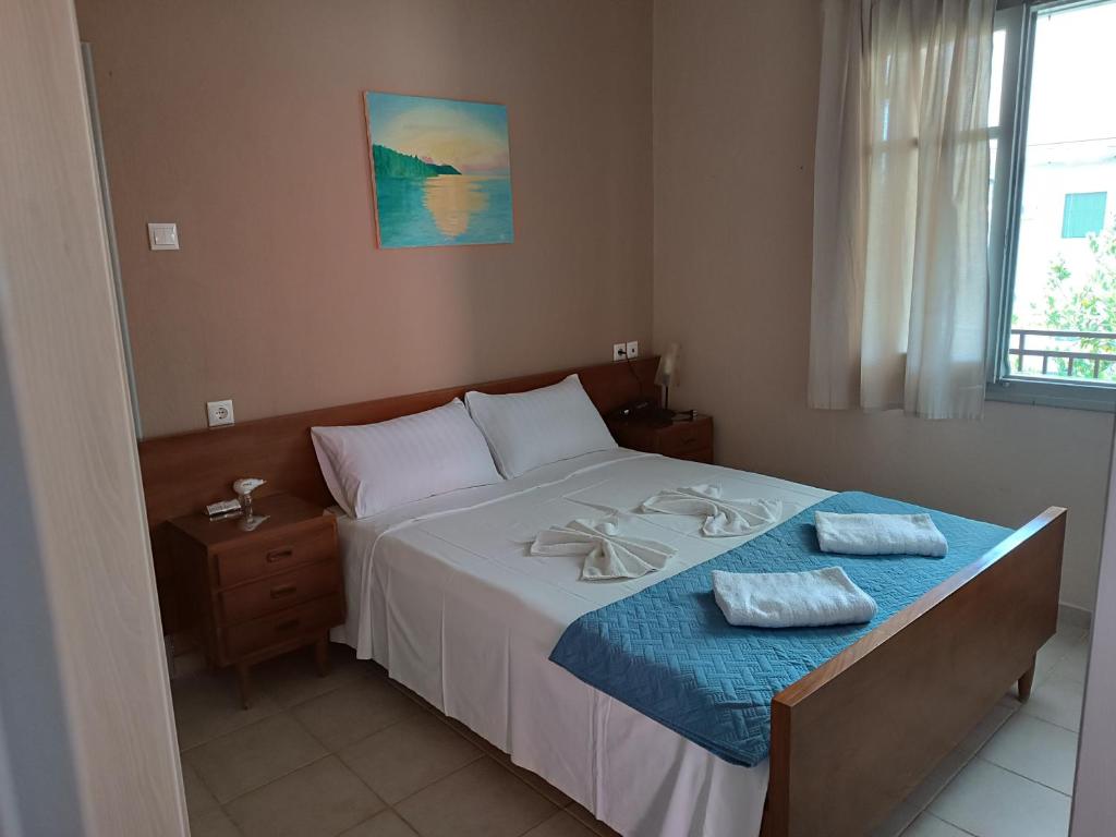 GIOTAS APARTMENTS - STUDIOS photo 2