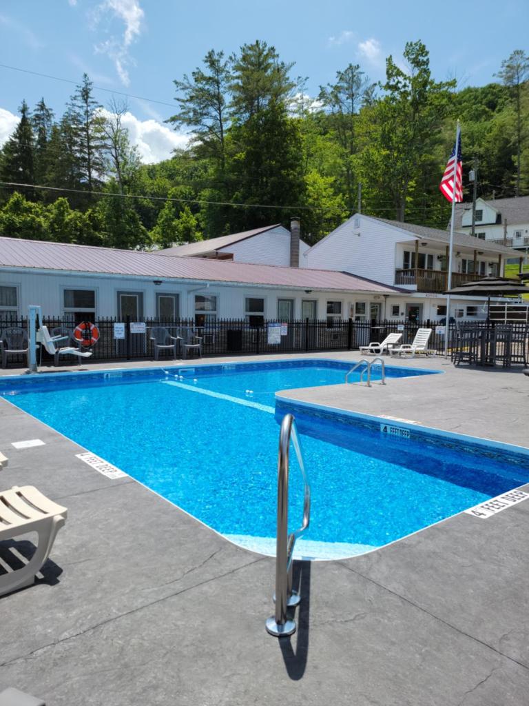 Lake 'N Pines Motel photo 4