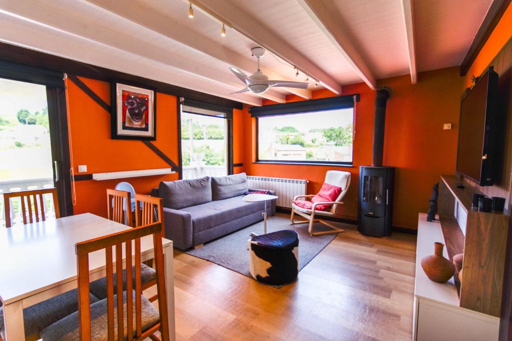Precioso apartamento con jardín y piscina
