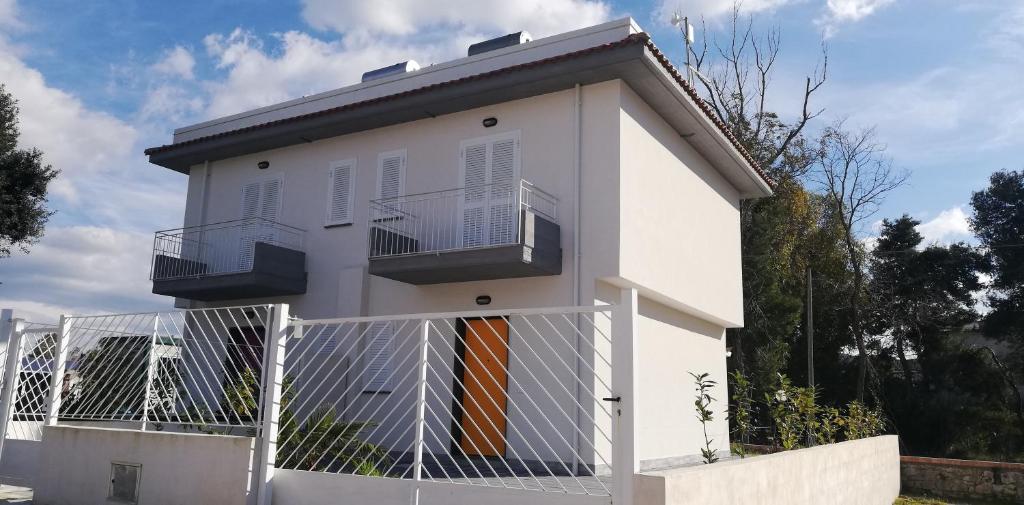 casa Yellow sul mare con discesa privata