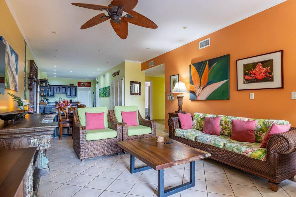 Sunrise 17-Tropical Three Bedroom Condo! photo 4