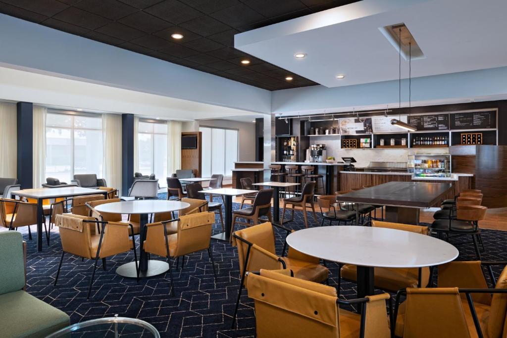 Courtyard by Marriott Dallas Richardson at Spring Valley photo 3