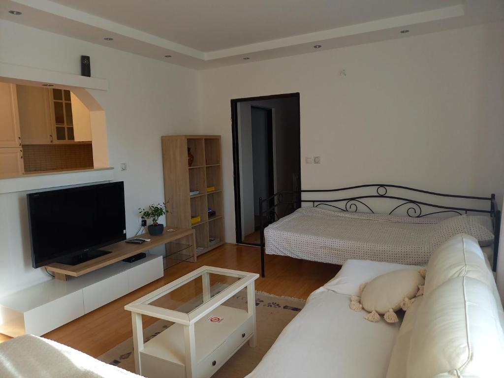 Matisse Apartment Airport photo 1