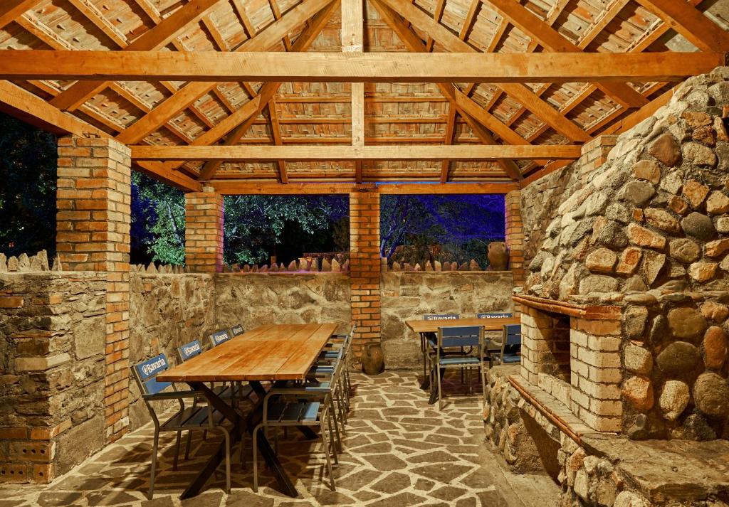 Panorama Dashbashi - Hotel - Tap to explore photos