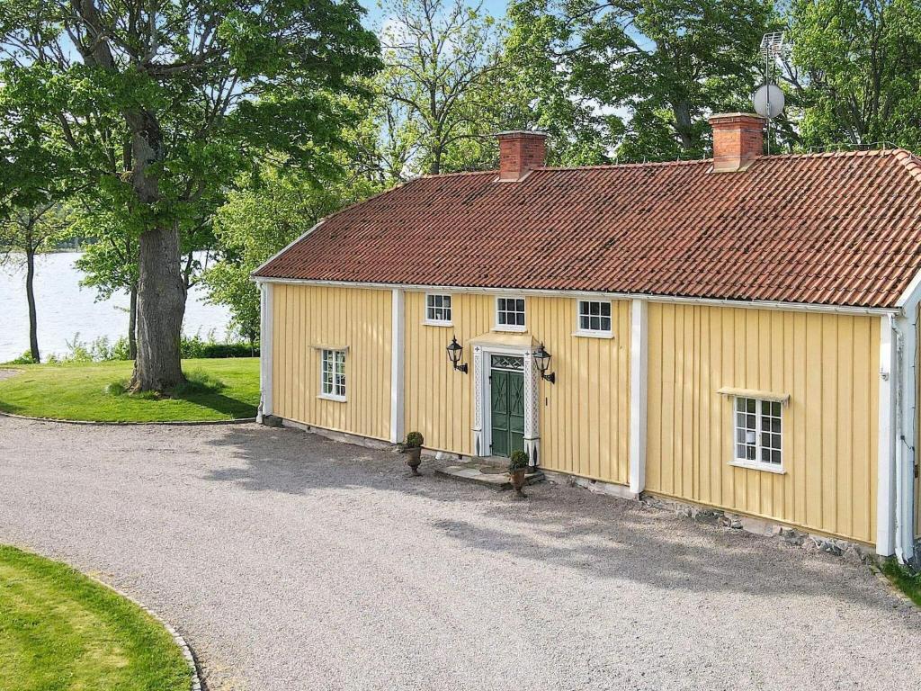 Five-Bedroom Holiday home in Hova 2 photo 2