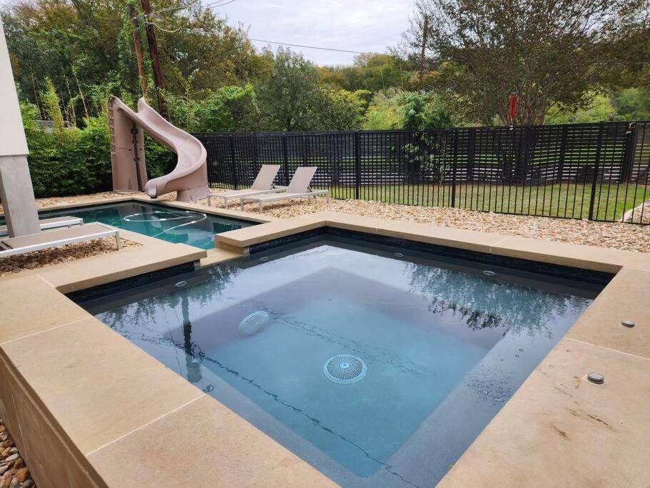 central contemporary w/ POOL and SPA