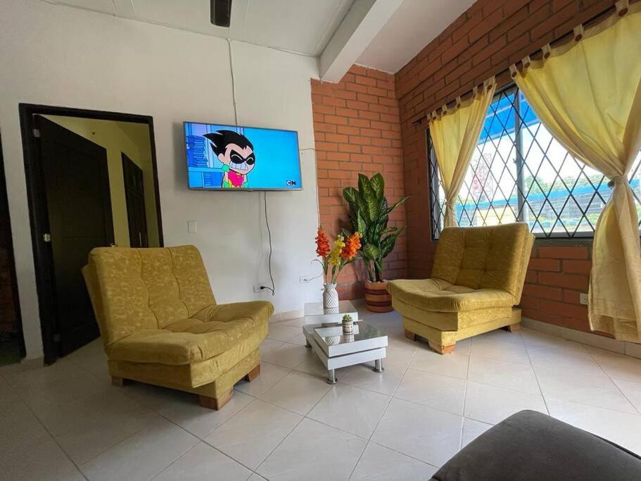 Apartamento acorde para una estadía tranquila. photo 2