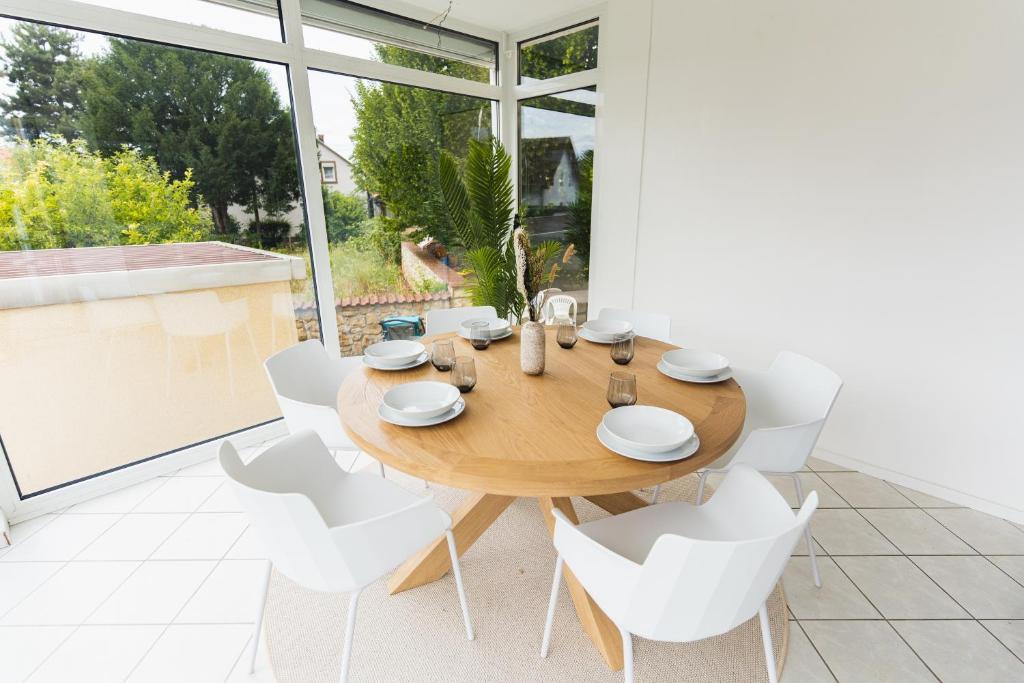 Appartment in den Weinbergen bei Mainz - mit 2x Doppelzimmern, 1x großes Wohnzimmer, Bad & Küche photo 1