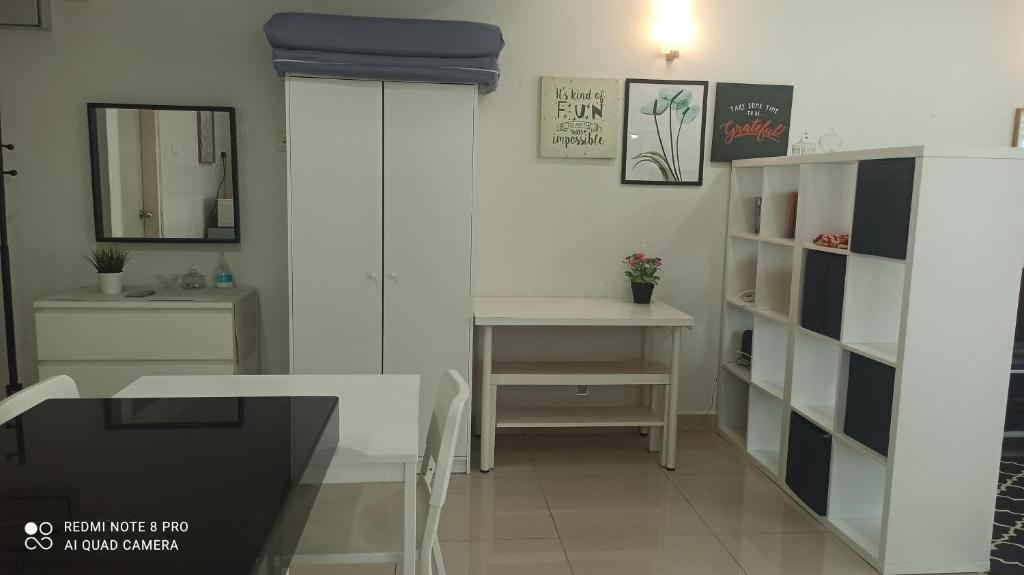 Zulanie Studio at D'Perdana Apartment, Spacious and Cozy Studio with POOL, Free Wifi & Netflix photo 4