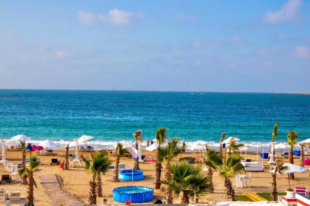 Paradise Inn Beach Resort photo 1
