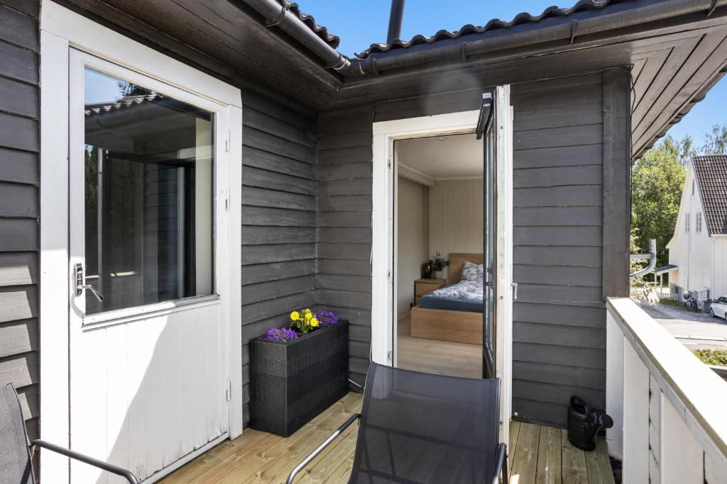 2 Bedroom apartment w/ Parking & Balcony photo 1