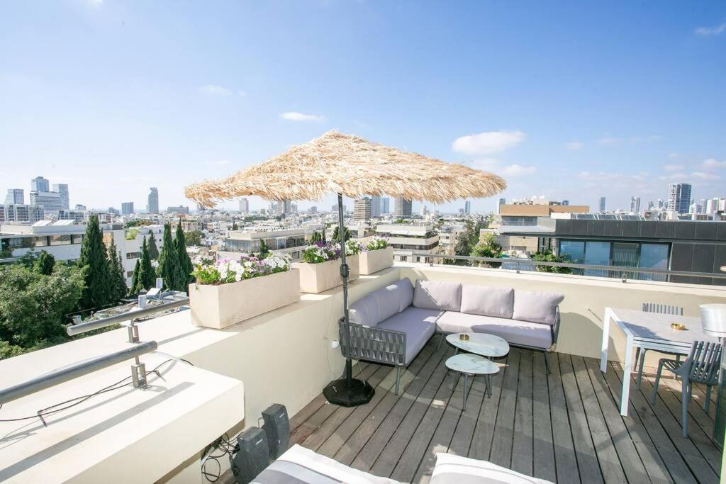 High End 3BD TLV Rooftop Duplex photo 3