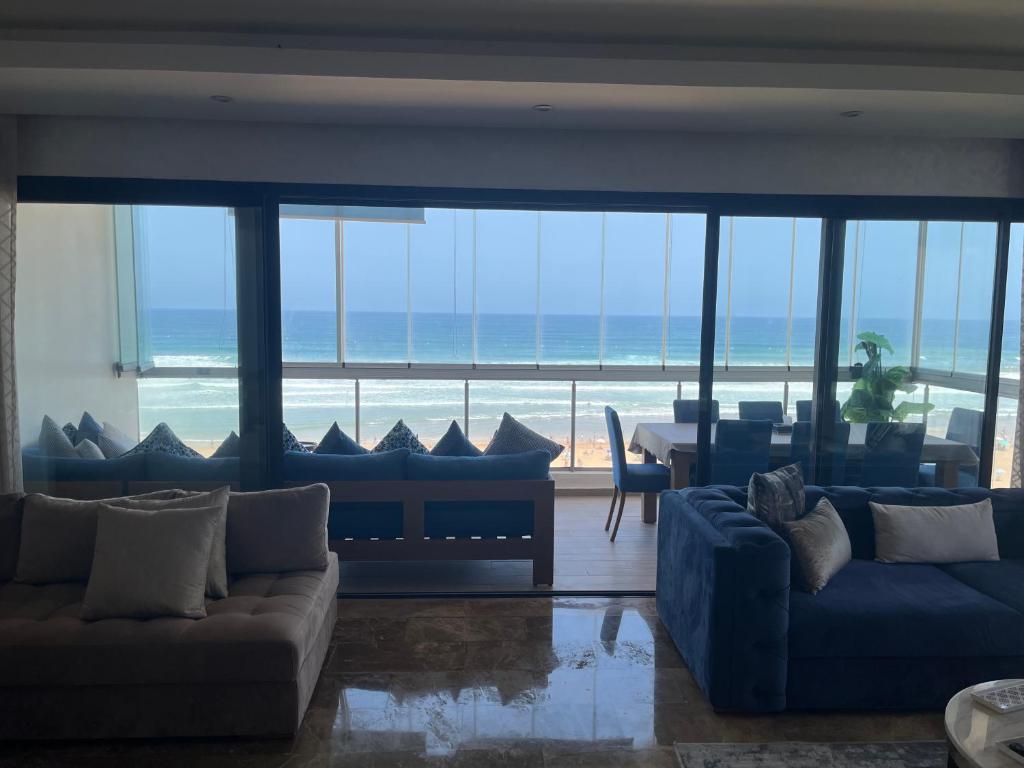 Appartement de luxe, front de mer Plage des nations