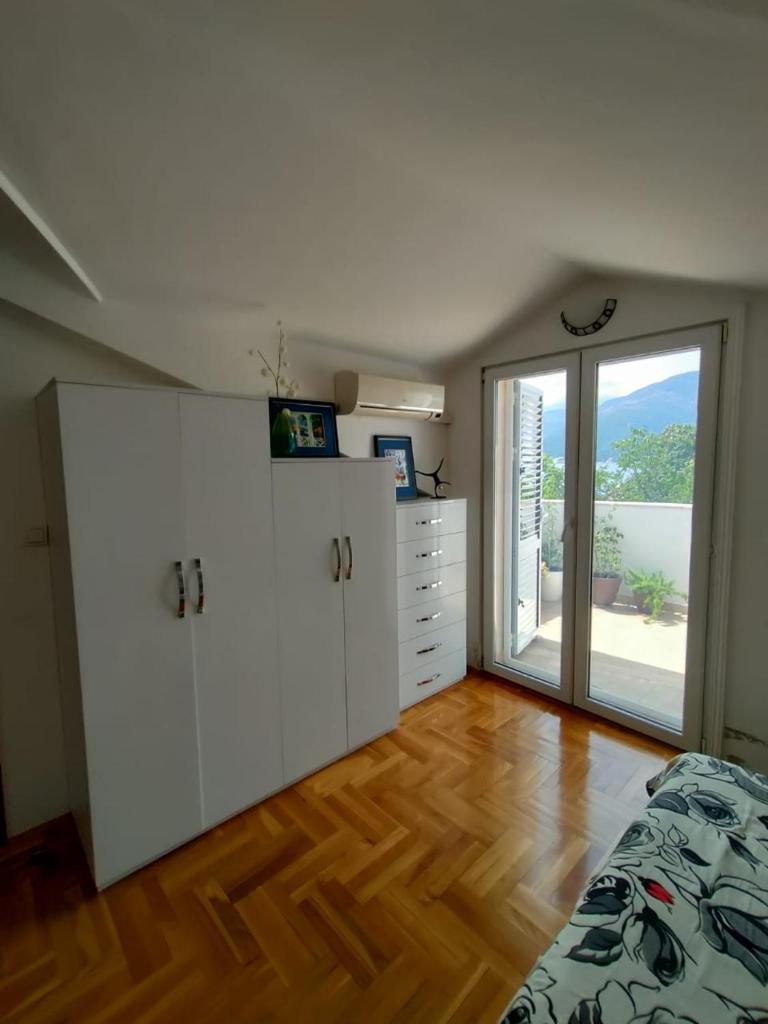 Yana home photo 1