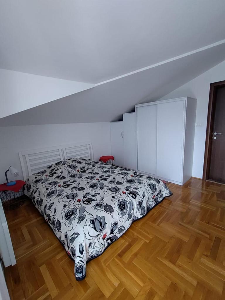 Yana home photo 4