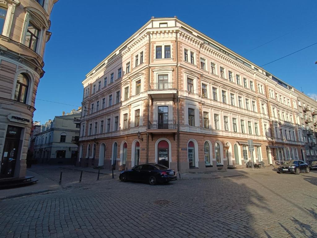 Riverside Old Town Spacious Apartment few steps from Dome square and Cathedral, Riga