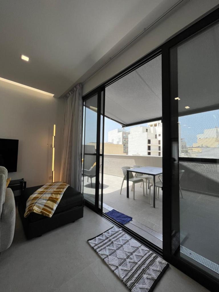 St Julians Penthouse photo 4