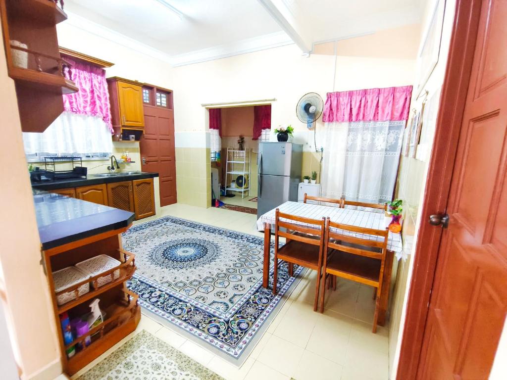 Ujana Damai - Cosy 5 bedrooms near UMT UNISZA photo 2