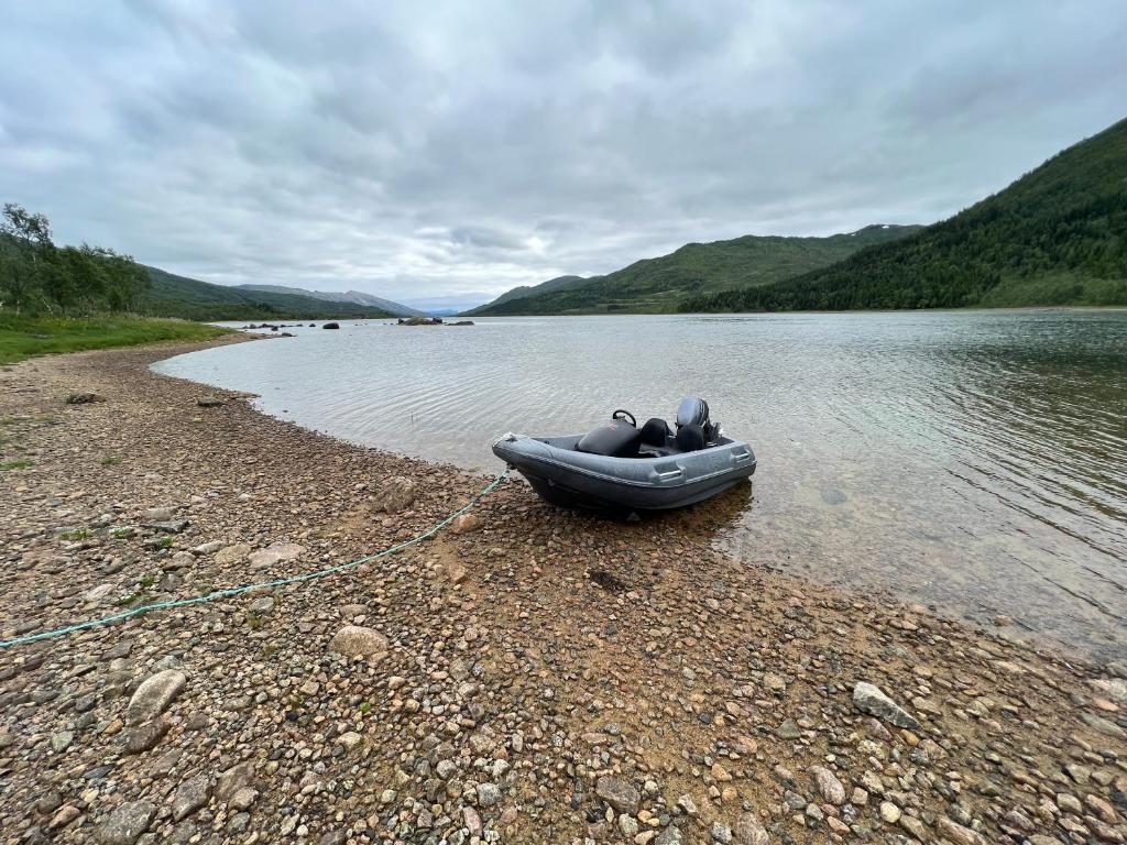 Romslig hytte med natur og gode fiskemuligheter! photo 3