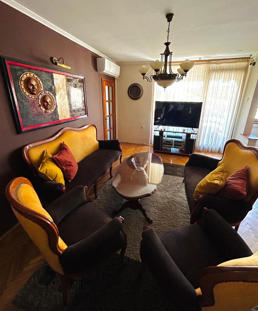 Baroque-style apartment