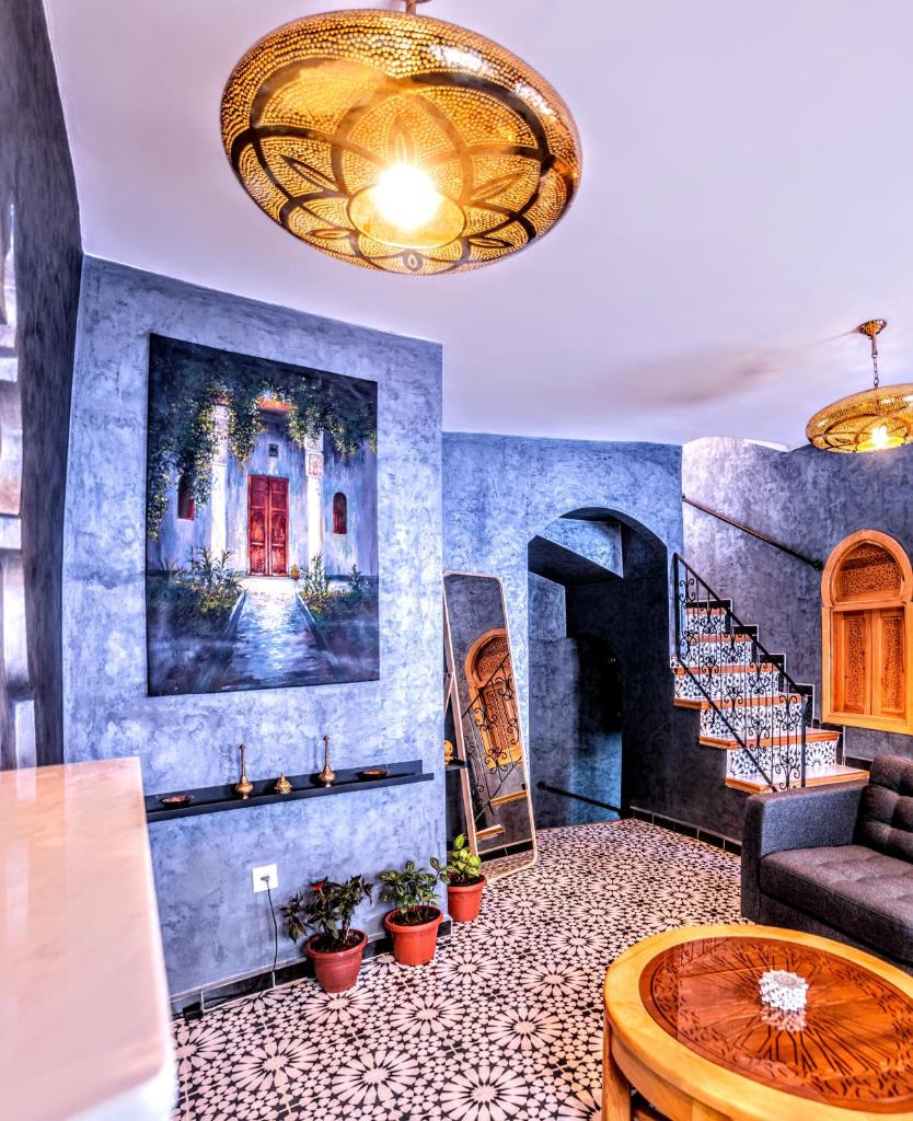 Old world charm, modern comfort photo 4