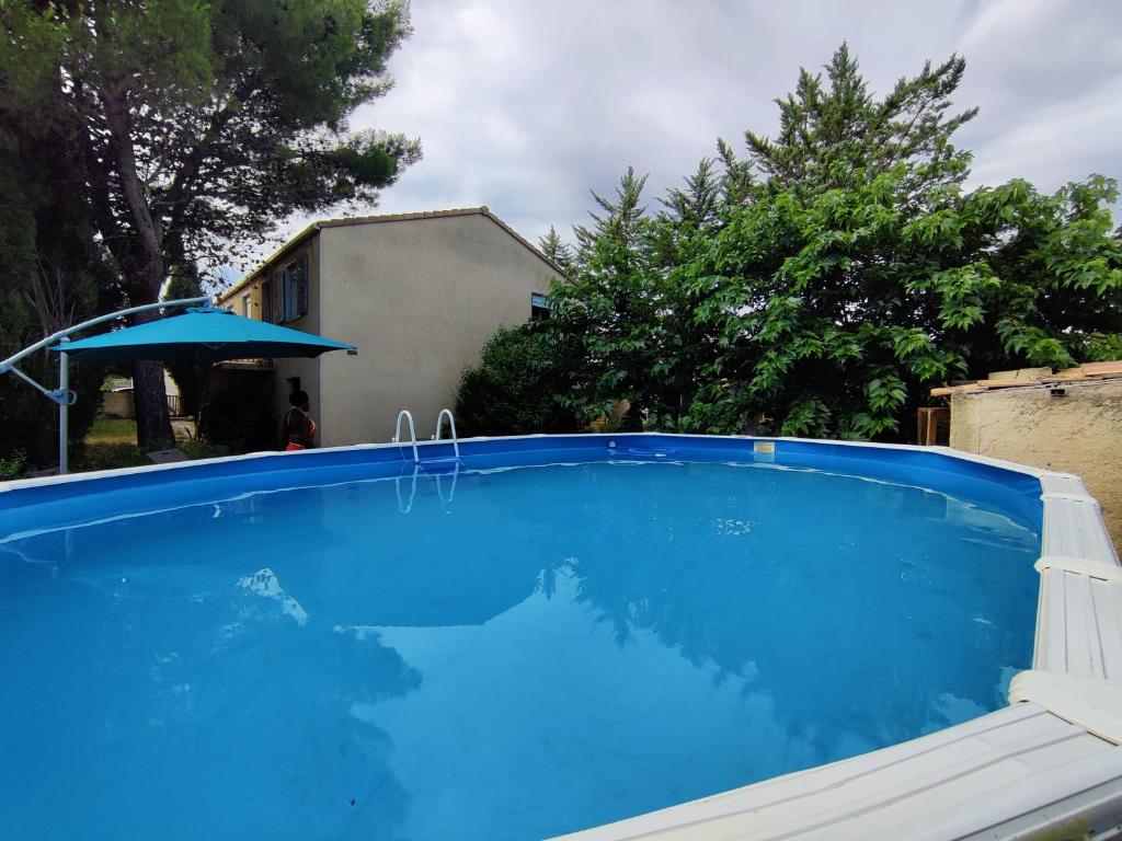 Maison entière avec jardin et piscine entre mer et montagne. photo 1