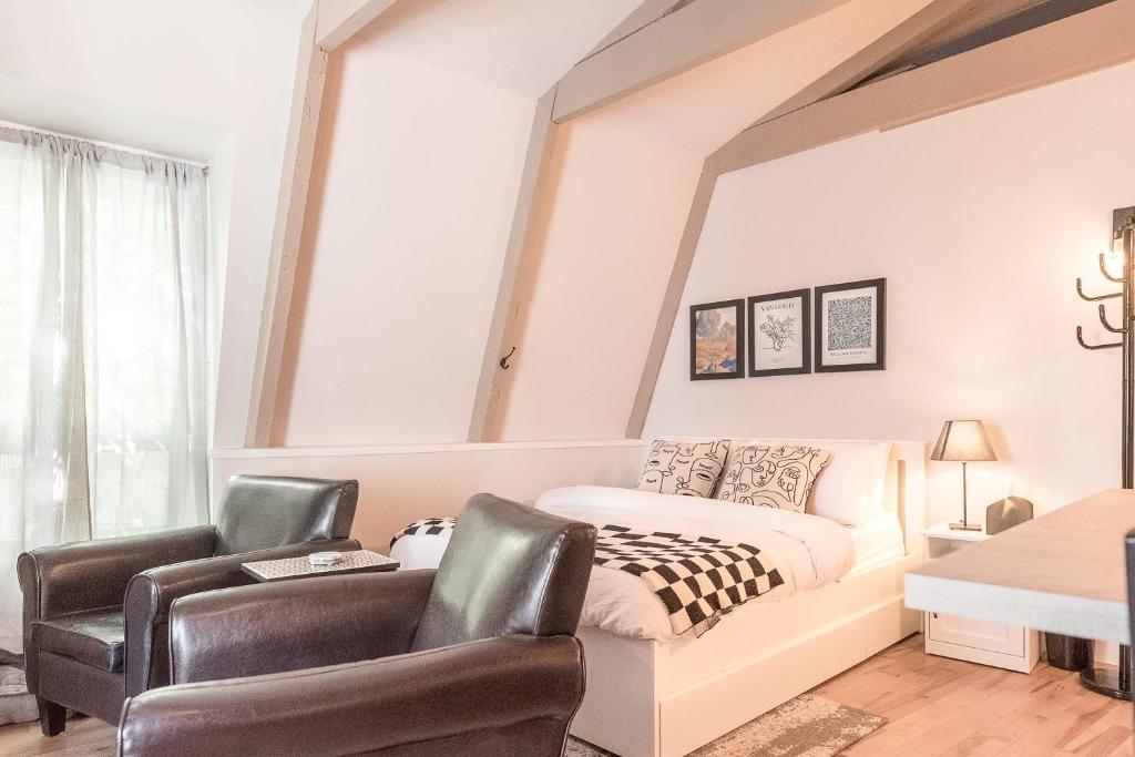 Beautiful Modern Loft with Mezzanine in Old Quebec City photo 4