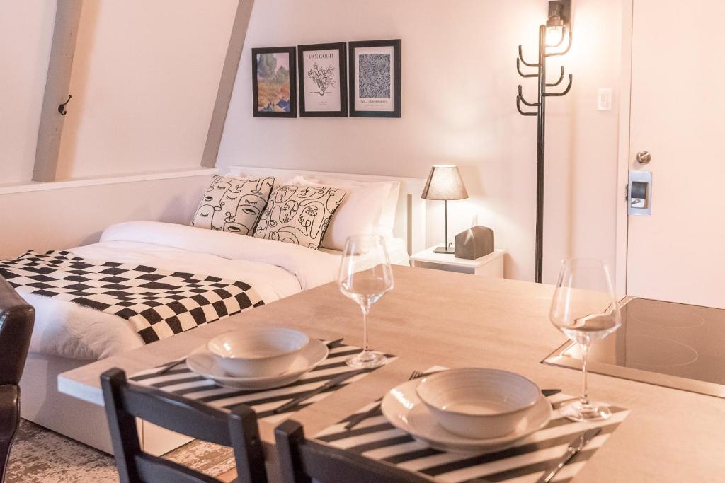 Beautiful Modern Loft with Mezzanine in Old Quebec City photo 1