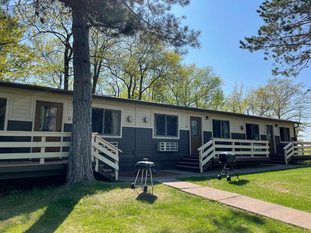 Hanging Horn Lakeside Resort photo 4