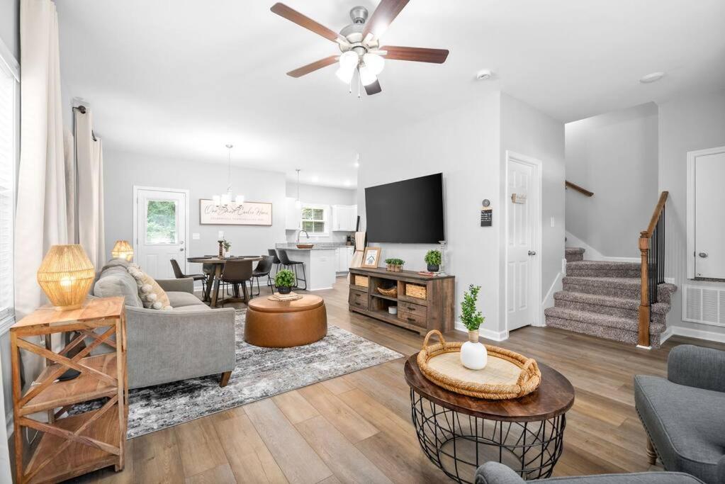 One-Of-A-Kind Smart, Cookie Themed Home For Up to 6 photo 4