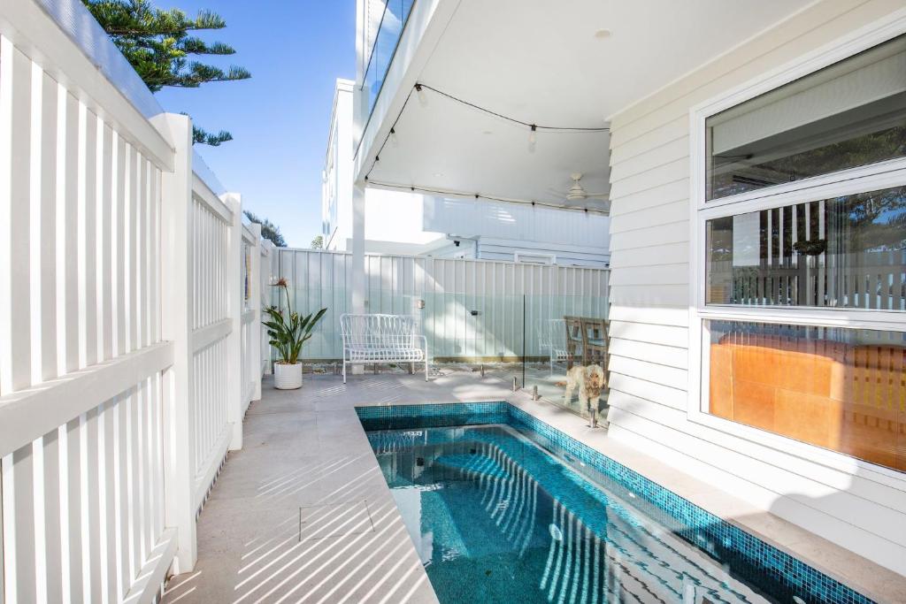 LegaSea Lodge - Pet Friendly Beachfront with Plunge Pool photo 1