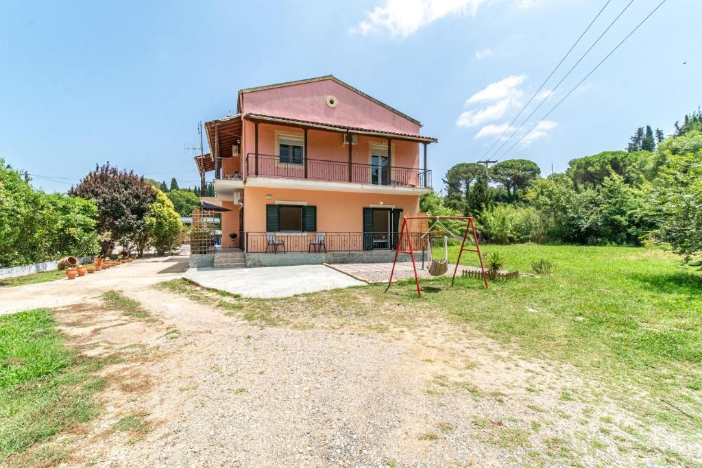 Tony and Helen's House photo 2