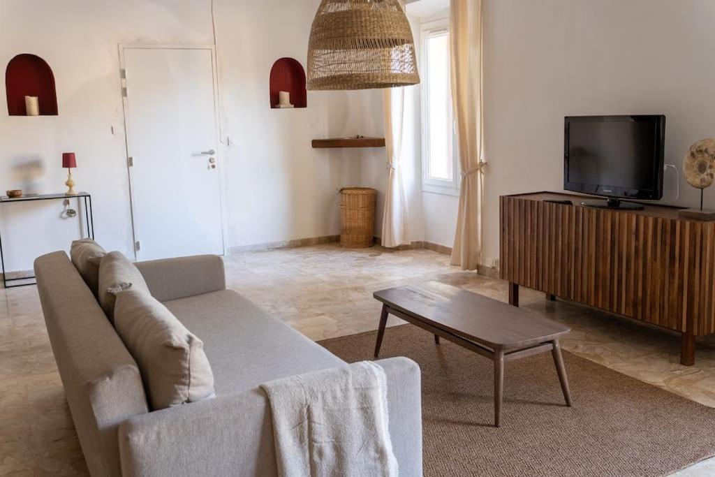 Duplex de charme à Sénas photo 3