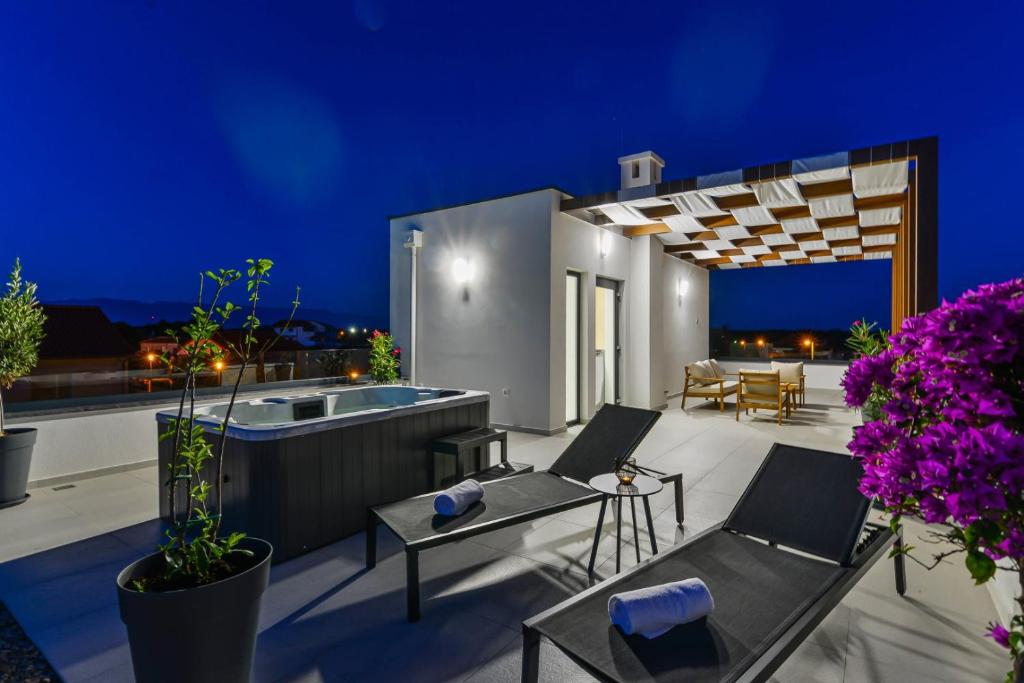 CROWONDER Mila Prestige Villa with Heated Swimming Pool, Jacuzzi and Sauna photo 4